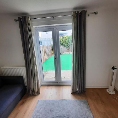 Two Bedroom Luxury House Thamesmead (Greater London) Exterior foto
